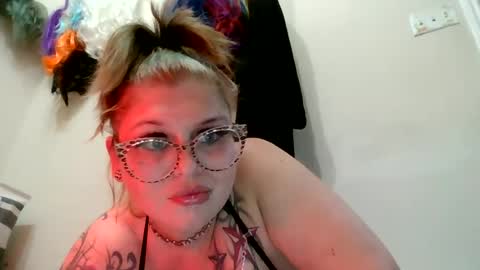 Snapshot of moonpulseraven chatting on June 18, 4:57 am moonpulseraven online show from June 18, 4:57 am