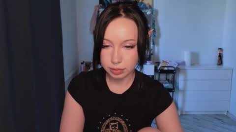 Snapshot of moranagoddess chatting on May 6, 11:37 am Morana follow my boosty online show from May 6, 11:37 am