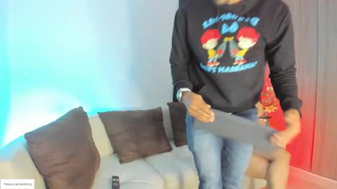 Snapshot of morganandmegan01 chatting on February 22, 12:26 pm online show from February 22, 12:26 pm