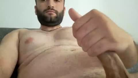 Snapshot of mosta977 chatting on July 4, 10:32 am Arab boy online show from July 4, 10:32 am