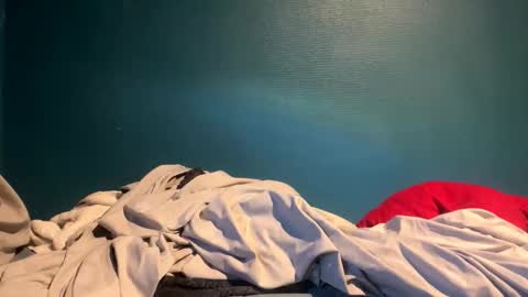 Snapshot of mouillelenos chatting on February 6, 3:59 pm CamO online show from February 6, 3:59 pm