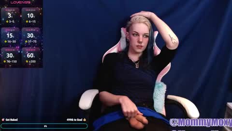 Moxy online show from May 22, 6:02 pm