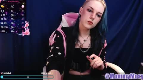 Moxy online show from May 24, 6:02 pm
