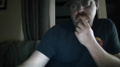 Snapshot of mr1bucket chatting on March 4, 12:49 am mr1bucket online show from March 4, 12:49 am
