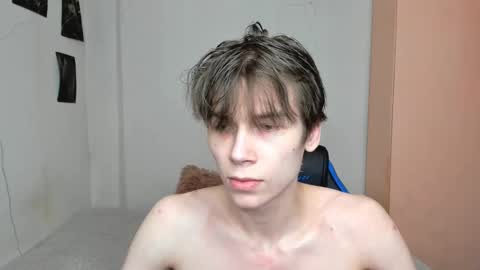 Snapshot of mr_makentoshi chatting on February 2, 5:21 am Makentoshi online show from February 2, 5:21 am