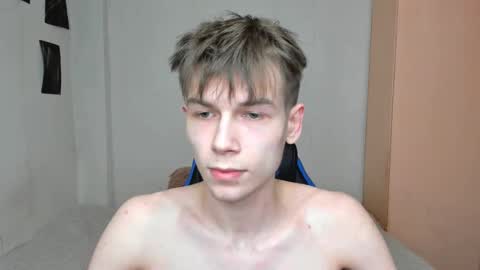 Snapshot of mr_makentoshi chatting on February 12, 3:49 pm Makentoshi online show from February 12, 3:49 pm