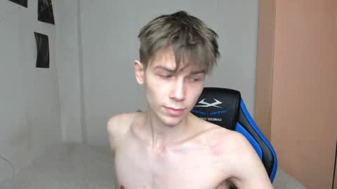 Snapshot of mr_makentoshi chatting on February 24, 4:36 pm Makentoshi online show from February 24, 4:36 pm