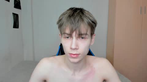 Snapshot of mr_makentoshi chatting on March 7, 4:35 am Makentoshi online show from March 7, 4:35 am