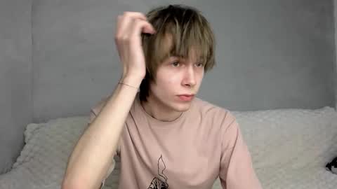 Snapshot of mr_makentoshi chatting on November 21, 12:21 am Makentoshi online show from November 21, 12:21 am