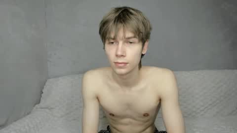 Snapshot of mr_makentoshi chatting on April 1, 5:54 pm Makentoshi online show from April 1, 5:54 pm