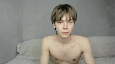 Snapshot of mr_makentoshi chatting on April 8, 6:46 am Makentoshi online show from April 8, 6:46 am