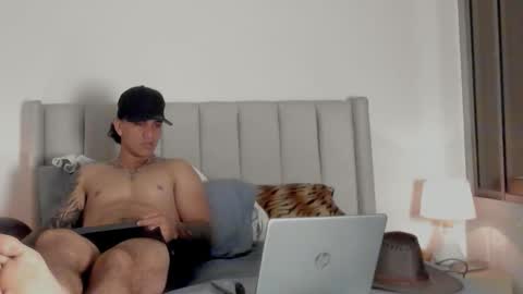 mr_maximo online show from March 28, 5:40 am