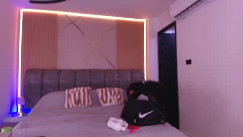 MIKEE online show from February 17, 3:03 am