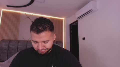 MIKEE online show from March 31, 3:08 am