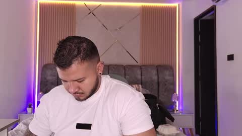 MIKEE online show from May 31, 3:04 am