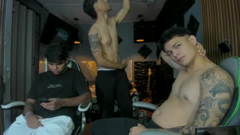 mr_mois online show from May 21, 5:58 am