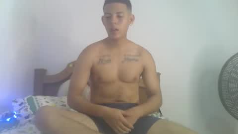 Snapshot of mr_sharkmaster777 chatting on January 8, 2:46 pm mr_sharkmaster777 online show from January 8, 2:46 pm