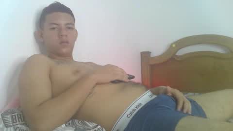 Snapshot of mr_sharkmaster777 chatting on January 12, 5:33 pm mr_sharkmaster777 online show from January 12, 5:33 pm