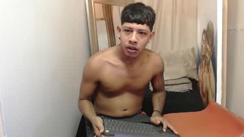 mr_stiven_ online show from November 5, 2:22 am