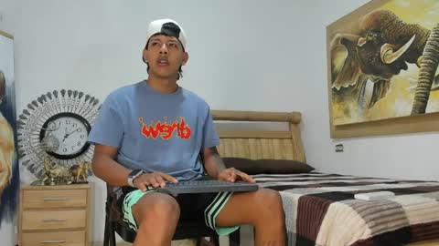 mr_stiven_ online show from April 19, 4:12 am