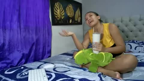Snapshot of mrandms01 chatting on May 10, 10:48 pm mrandms01 online show from May 10, 10:48 pm