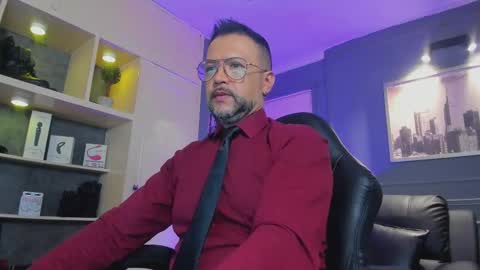 Snapshot of mrfrank_tattoo chatting on December 17, 11:38 am MrFrank. online show from December 17, 11:38 am