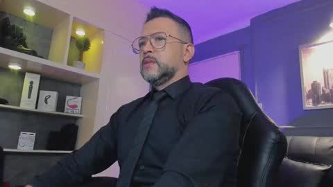Snapshot of mrfrank_tattoo chatting on December 18, 11:38 am MrFrank. online show from December 18, 11:38 am