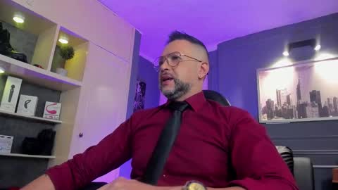 Snapshot of mrfrank_tattoo chatting on December 22, 12:13 pm MrFrank. online show from December 22, 12:13 pm