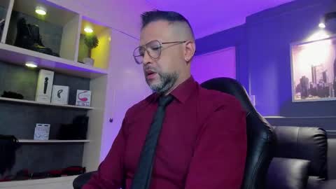 Snapshot of mrfrank_tattoo chatting on January 6, 11:36 am MrFrank. online show from January 6, 11:36 am