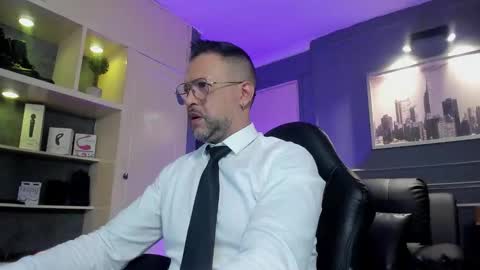 Snapshot of mrfrank_tattoo chatting on January 12, 12:32 pm MrFrank. online show from January 12, 12:32 pm