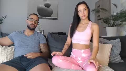 mrmrscouple online show from June 19, 7:01 am