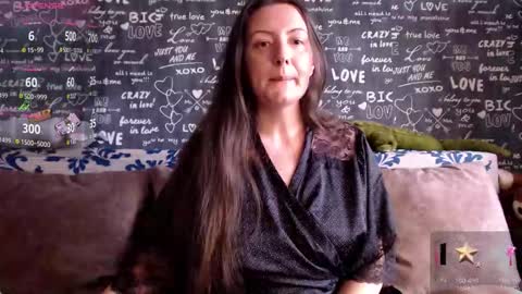 Snapshot of mrs__le chatting on November 22, 10:14 am Lara online show from November 22, 10:14 am