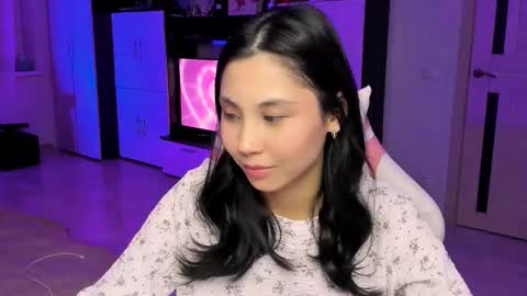 Snapshot of ms_emily_ chatting on February 15, 6:37 pm ms_emily_ online show from February 15, 6:37 pm