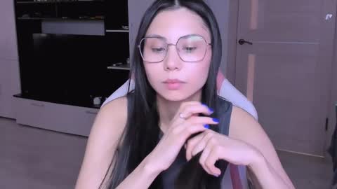 Snapshot of ms_emily_ chatting on March 26, 2:00 pm ms_emily_ online show from March 26, 2:00 pm