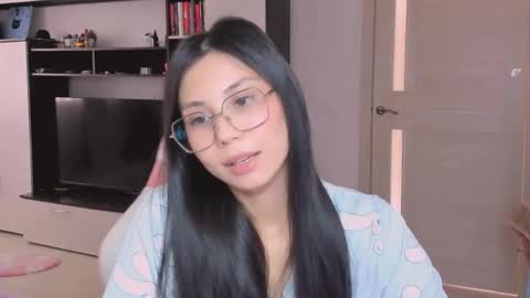 Snapshot of ms_emily_ chatting on April 18, 9:24 am ms_emily_ online show from April 18, 9:24 am