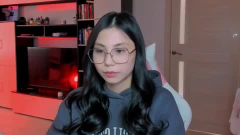 Snapshot of ms_emily_ chatting on April 23, 11:20 am ms_emily_ online show from April 23, 11:20 am