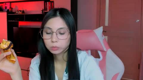 Snapshot of ms_emily_ chatting on April 28, 11:15 am ms_emily_ online show from April 28, 11:15 am