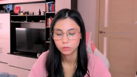 Snapshot of ms_emily_ chatting on May 30, 9:50 am ms_emily_ online show from May 30, 9:50 am