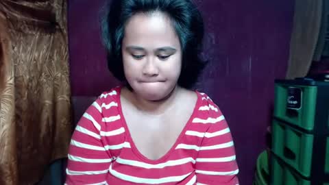 Snapshot of ms_nathalie chatting on June 25, 1:38 am Nathalie online show from June 25, 1:38 am