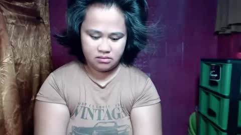 Snapshot of ms_nathalie chatting on June 28, 1:33 am Nathalie online show from June 28, 1:33 am