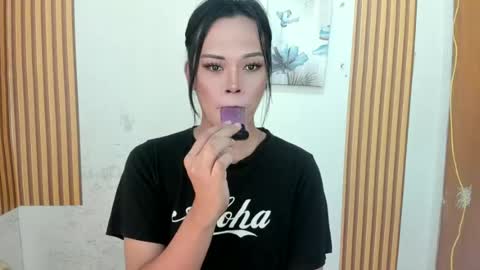 Snapshot of ms_selenaxx chatting on June 18, 12:22 am selena online show from June 18, 12:22 am