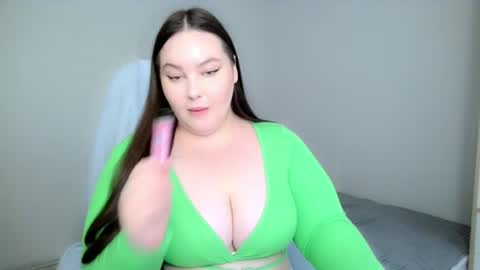Snapshot of ms_sensitive chatting on July 1, 10:06 am Alexi online show from July 1, 10:06 am