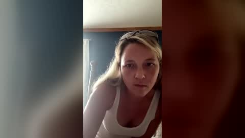 Snapshot of mscountrtgirl chatting on July 9, 5:50 pm mscountrtgirl online show from July 9, 5:50 pm