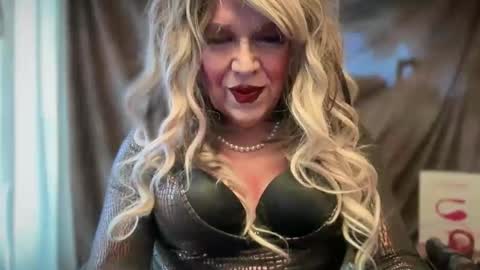 mskarentoy online show from January 31, 9:35 pm