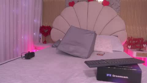 Snapshot of mssburbuja chatting on February 19, 3:02 am Manuela online show from February 19, 3:02 am