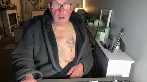 mtb1697 online show from March 29, 11:27 pm