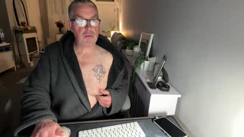 mtb1697 online show from April 13, 10:04 pm