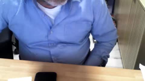 Snapshot of mtwpaul chatting on May 6, 3:28 pm mtwpaul online show from May 6, 3:28 pm