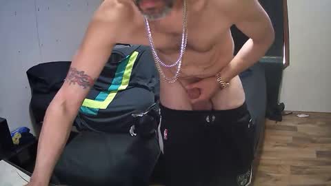 Muffdiver online show from April 12, 4:23 pm