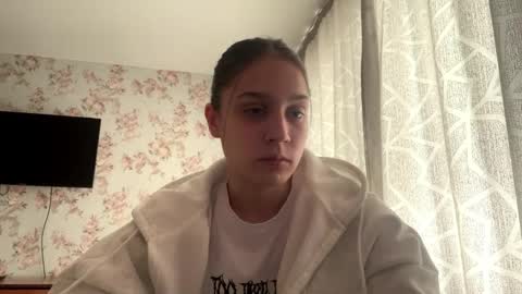 Tia online show from April 27, 6:11 am